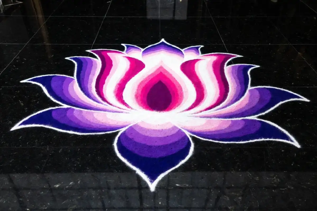 Incredible 3D rangoli design photo showing an optical illusion of a blooming lotus