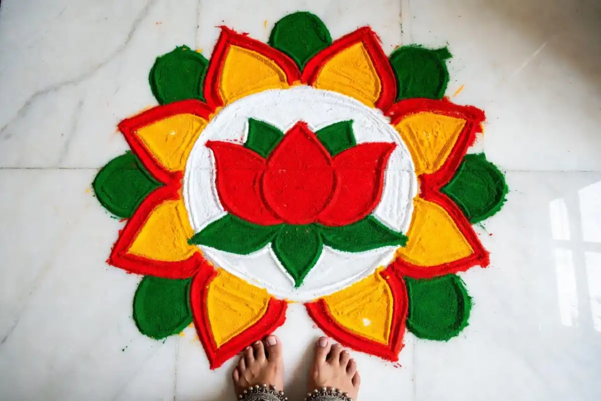 Simple rangoli design photo with dot grid and colorful floral pattern for beginners